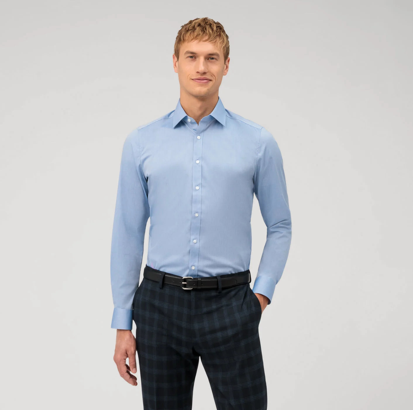 OLYMP LEVEL FIVE BODY FIT CHAMBRAY LANGARM HEMD ROYALBLAU